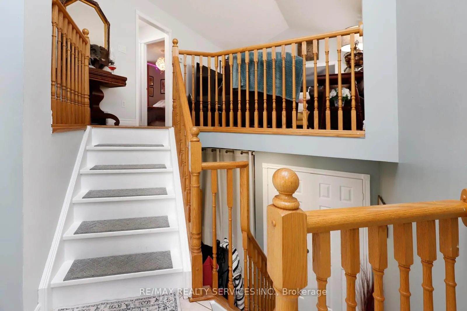 Photo 7 of 101 Glengarry Road, Orangeville — HOMEH