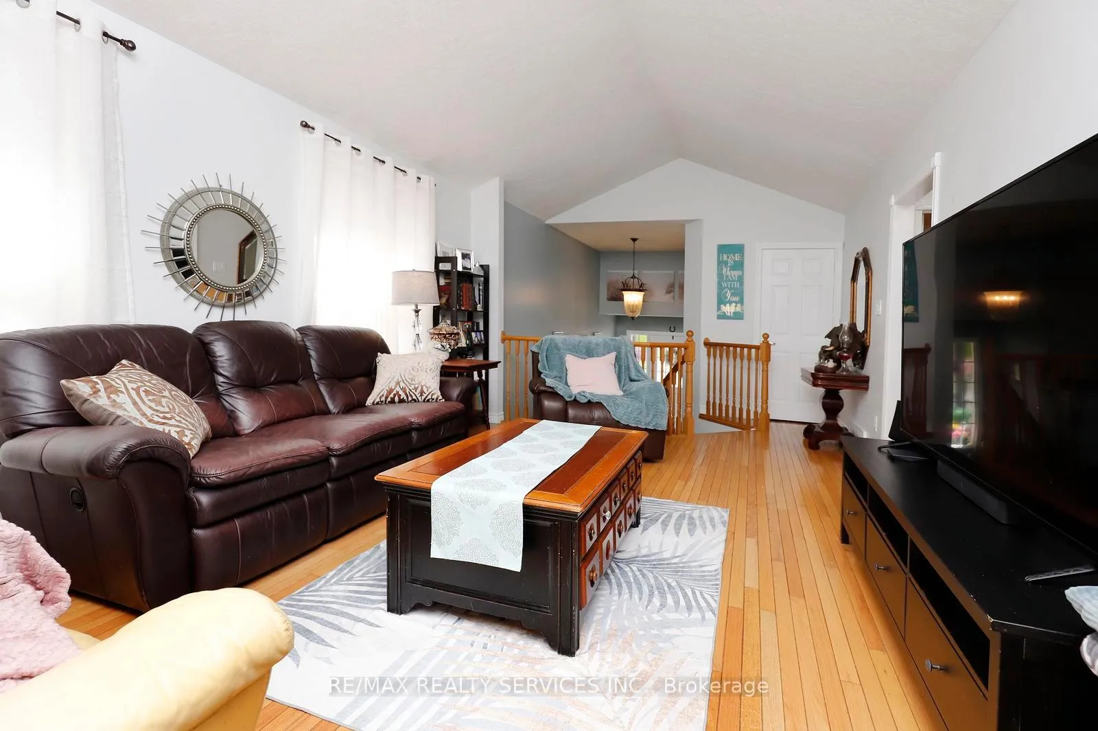 Photo 11 of 101 Glengarry Road, Orangeville — HOMEH