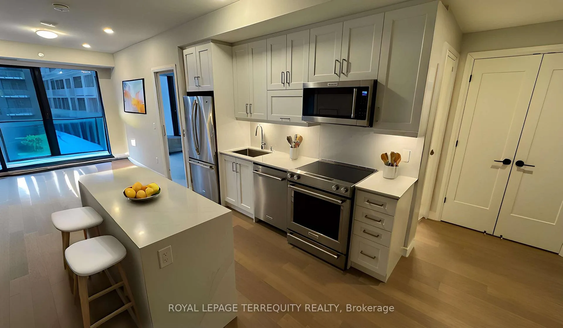Photo 2 of Unit 403, 1415 Dundas Street E, Oakville, Joshua Meadows — HOMEH