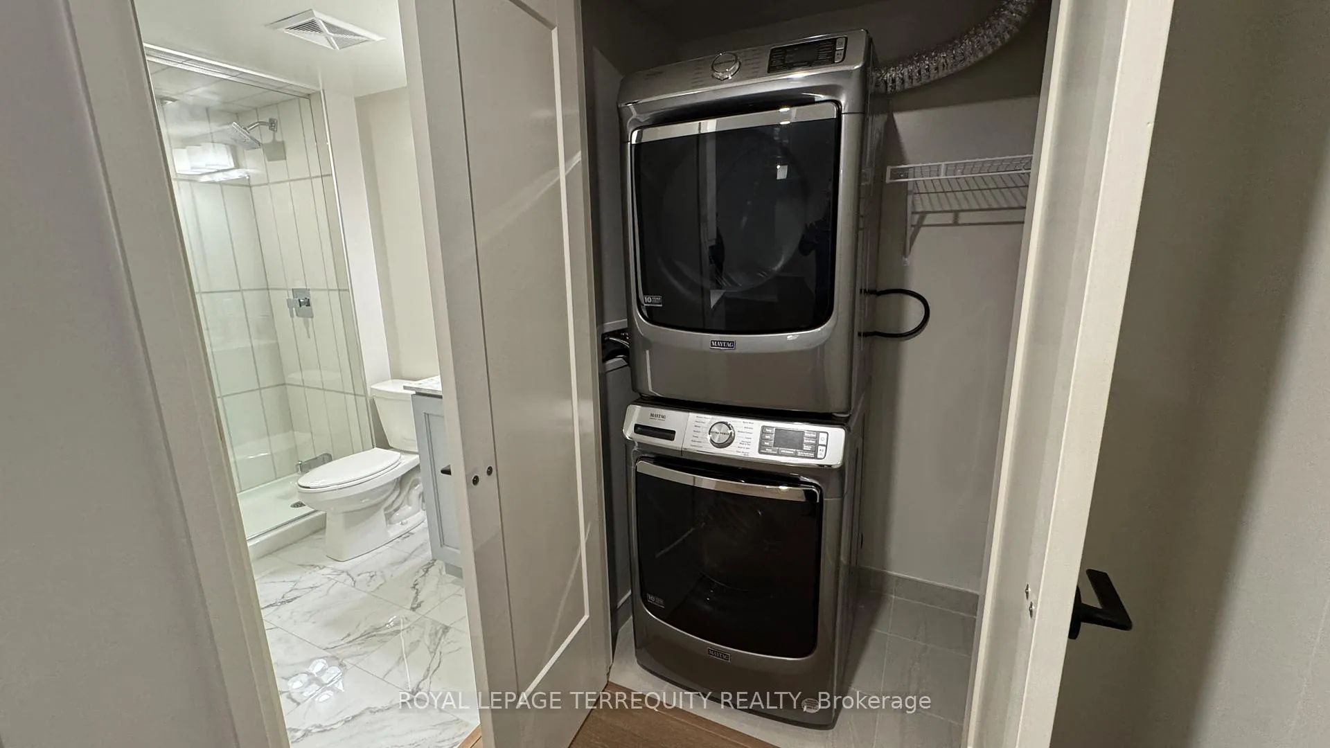 Photo 7 of Unit 403, 1415 Dundas Street E, Oakville, Joshua Meadows — HOMEH