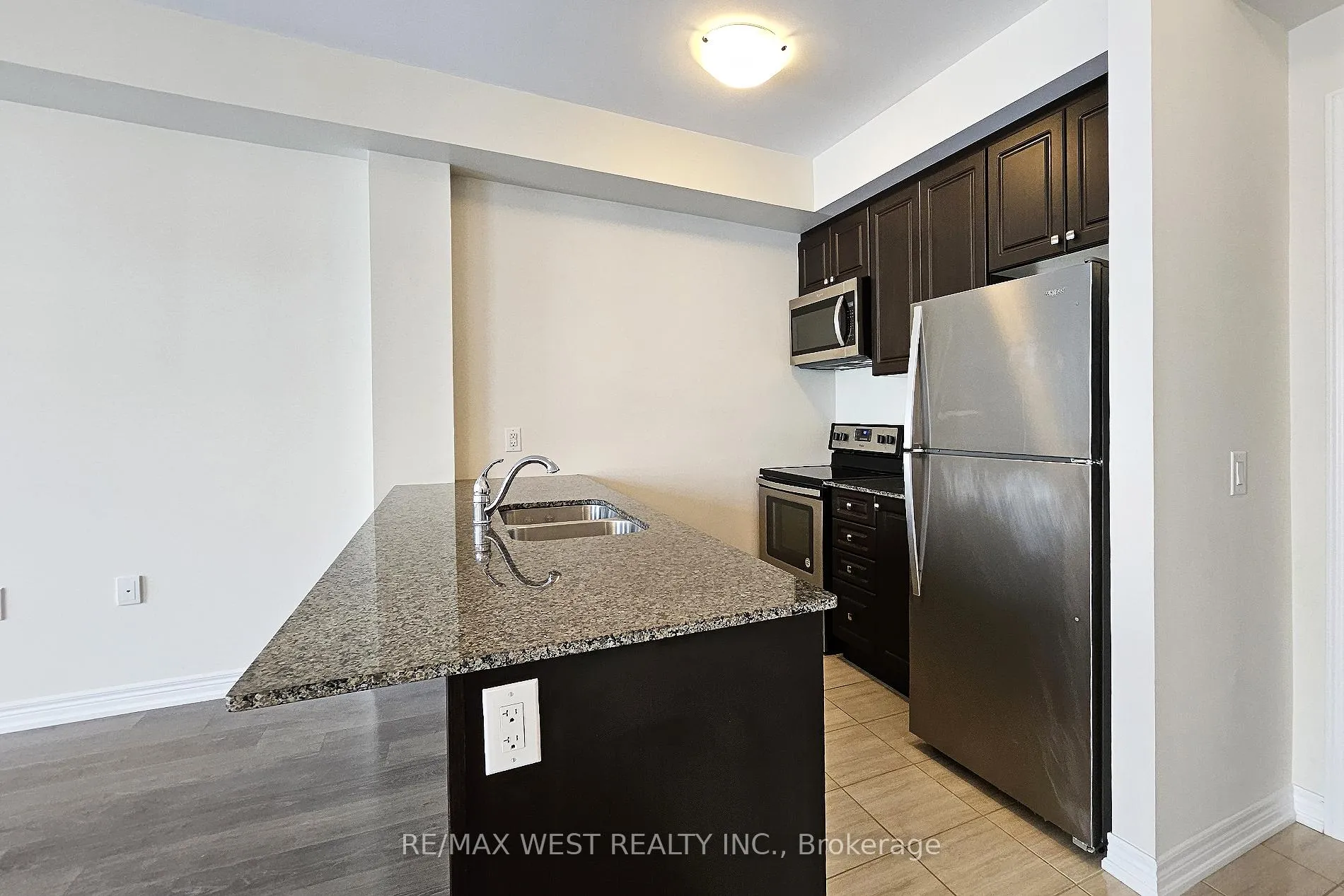 Photo 2 of Unit 308, 2375 Bronte Road, Oakville, Westmount — HOMEH