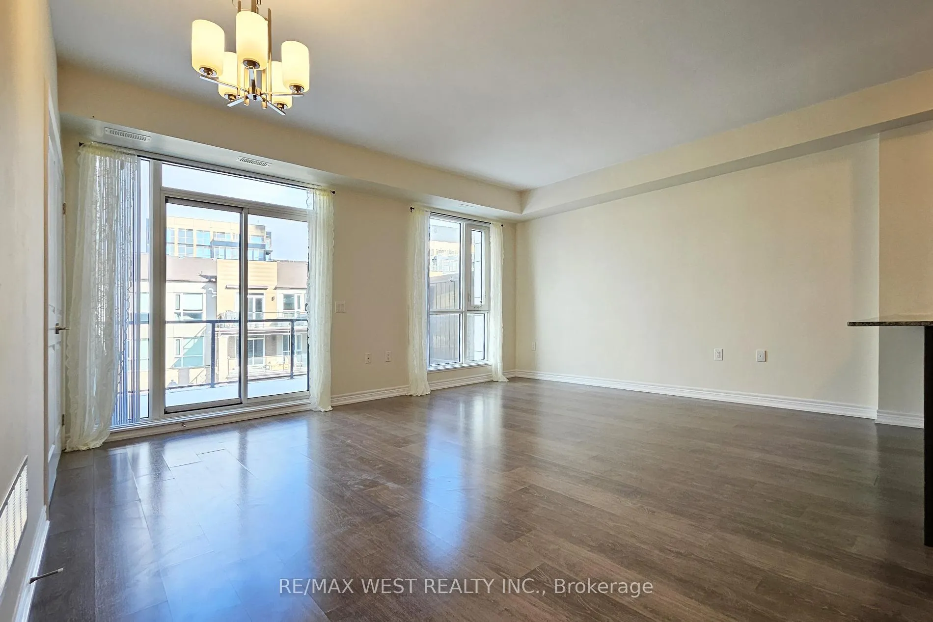 Photo 4 of Unit 308, 2375 Bronte Road, Oakville, Westmount — HOMEH