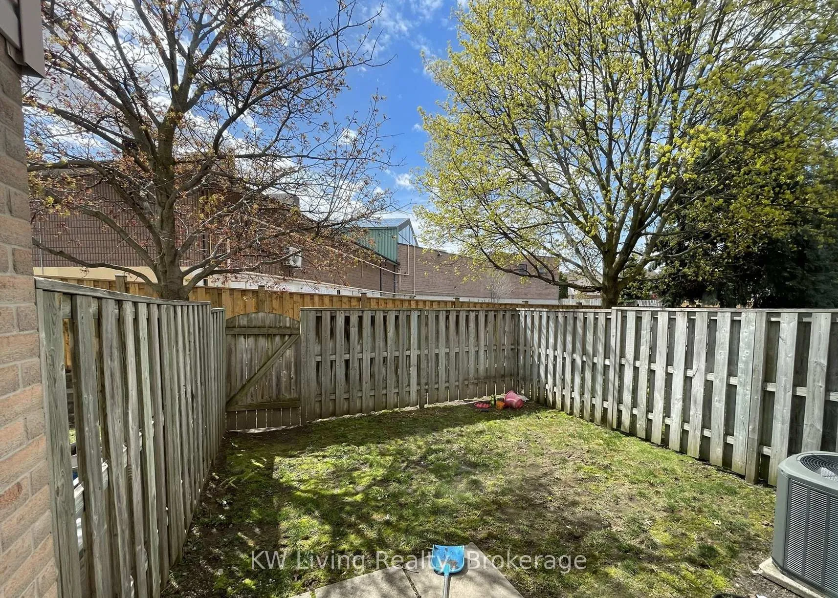 Photo 16 of 5 Alexis Way, Whitby, Williamsburg — HOMEH