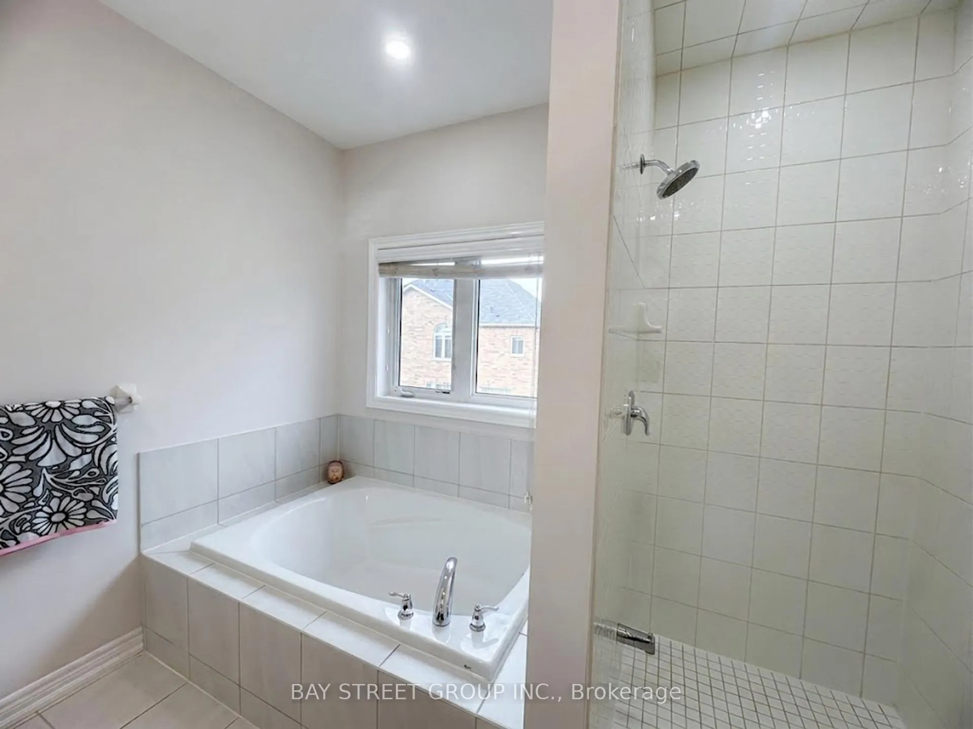 Photo 28 of 12 Monceau Road, Brampton, Northwest Brampton — HOMEH