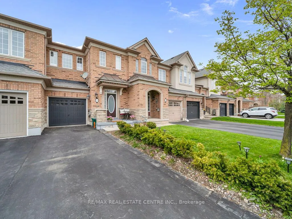 Photo 2 of 198 Duskywing Way, Oakville, Bronte — HOMEH