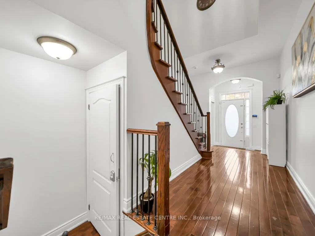 Photo 7 of 198 Duskywing Way, Oakville, Bronte — HOMEH