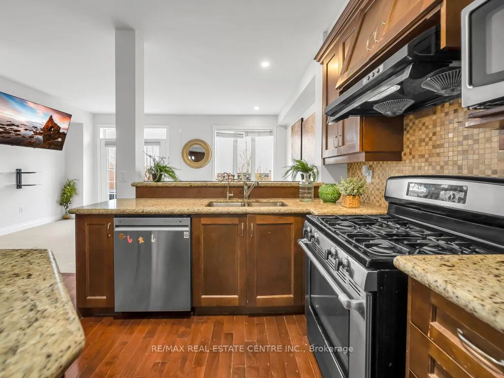 Photo 10 of 198 Duskywing Way, Oakville, Bronte — HOMEH