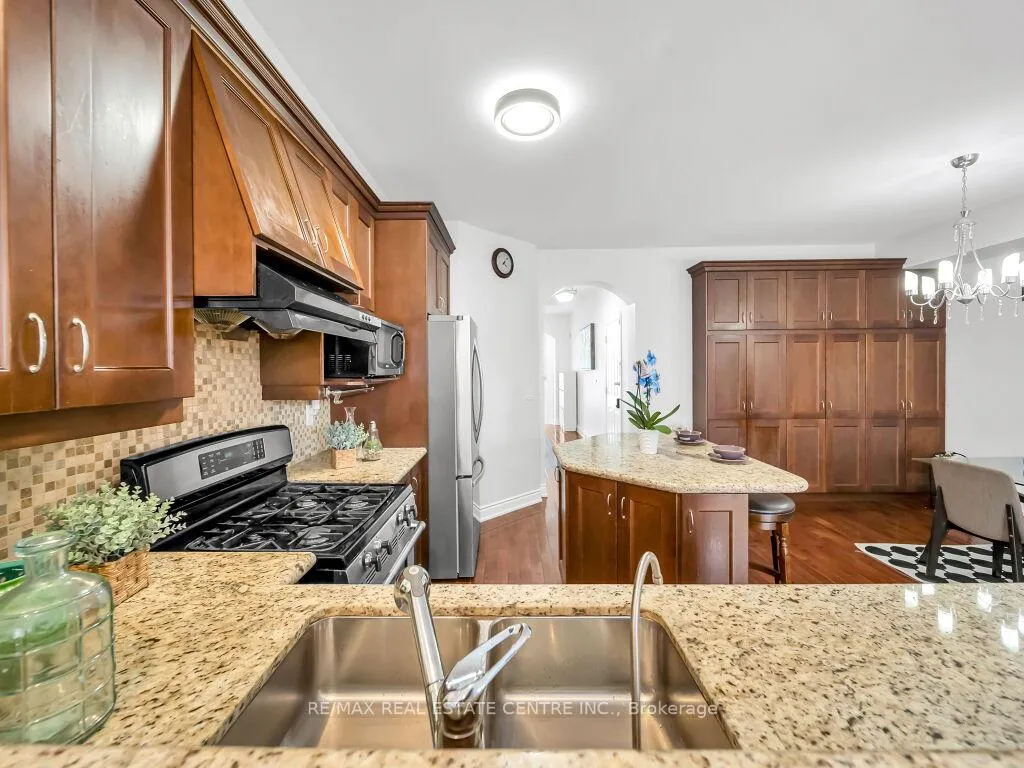 Photo 20 of 198 Duskywing Way, Oakville, Bronte — HOMEH