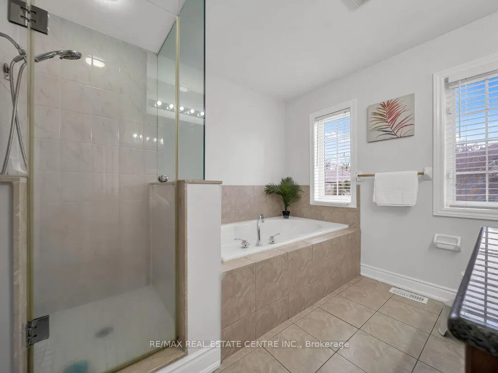Photo 29 of 198 Duskywing Way, Oakville, Bronte — HOMEH