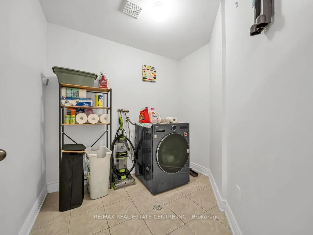 Photo 30 of 198 Duskywing Way, Oakville, Bronte — HOMEH