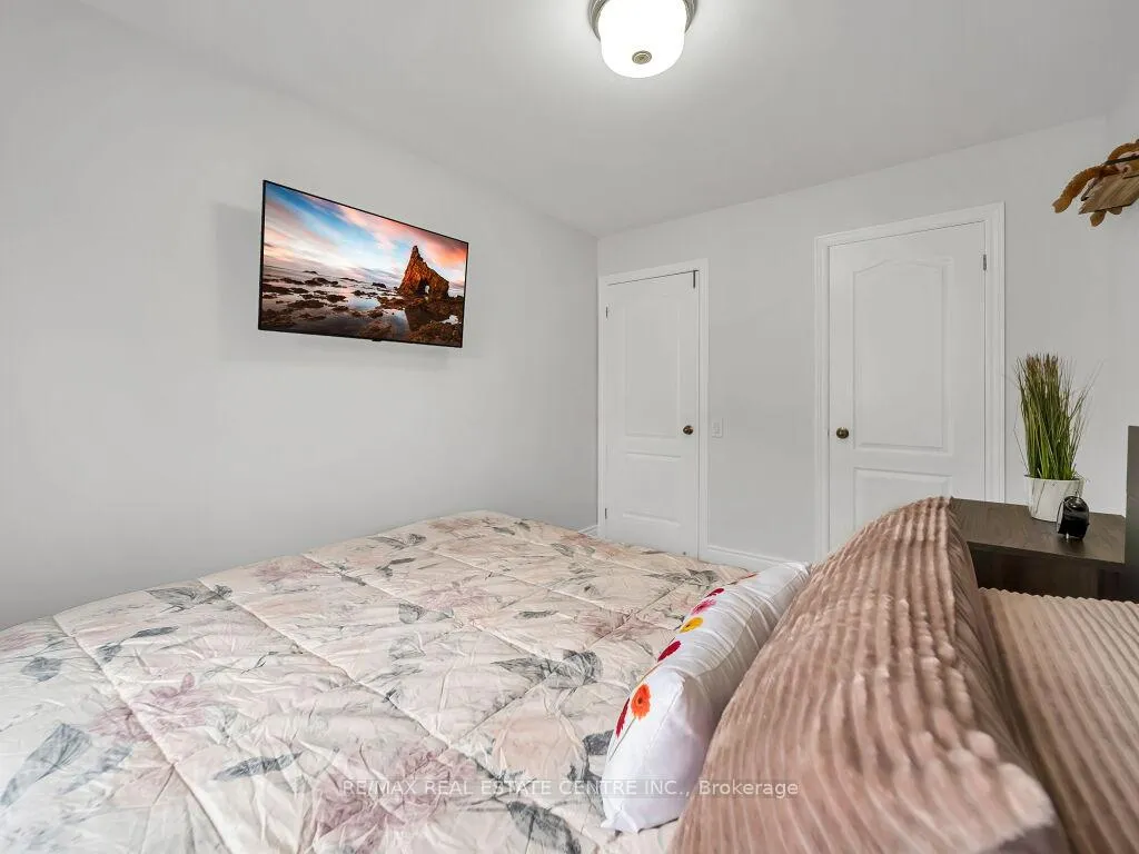 Photo 36 of 198 Duskywing Way, Oakville, Bronte — HOMEH