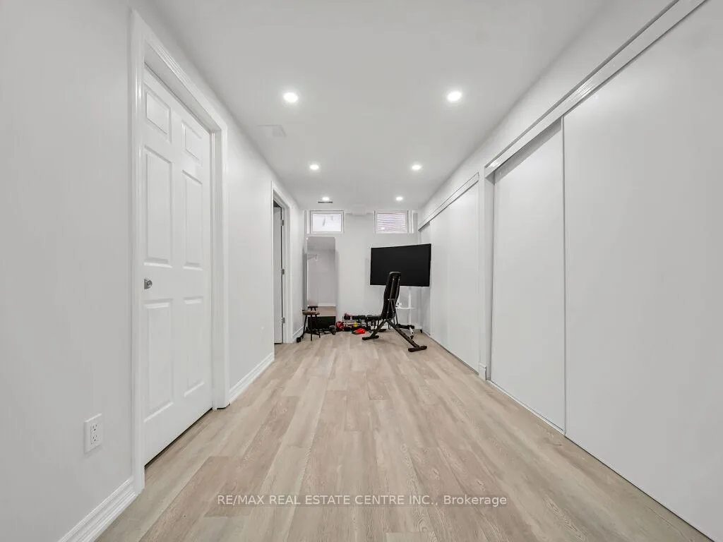 Photo 42 of 198 Duskywing Way, Oakville, Bronte — HOMEH