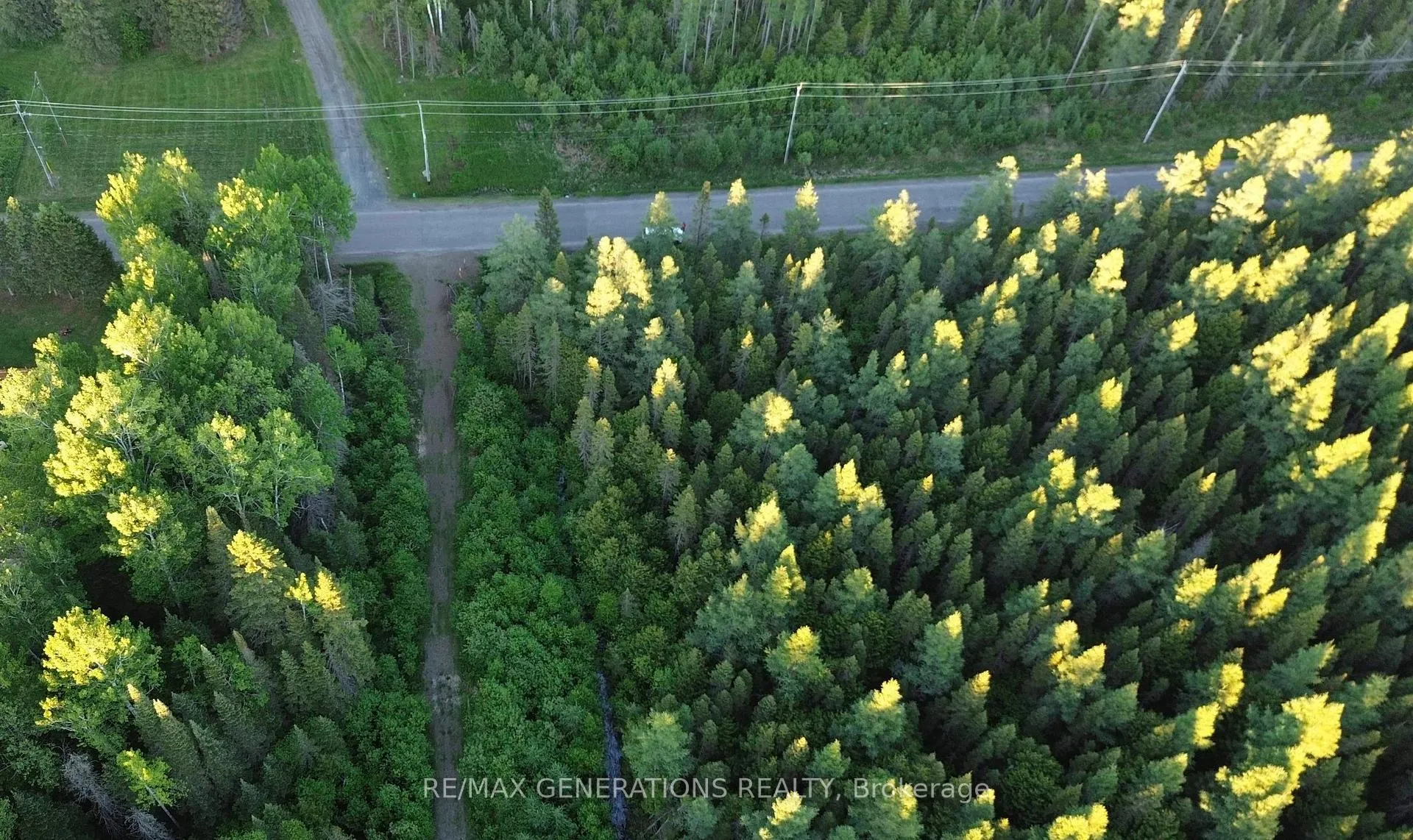 Photo 3 of 2999 Alice Avenue, Thunder Bay, McIntyre South — HOMEH