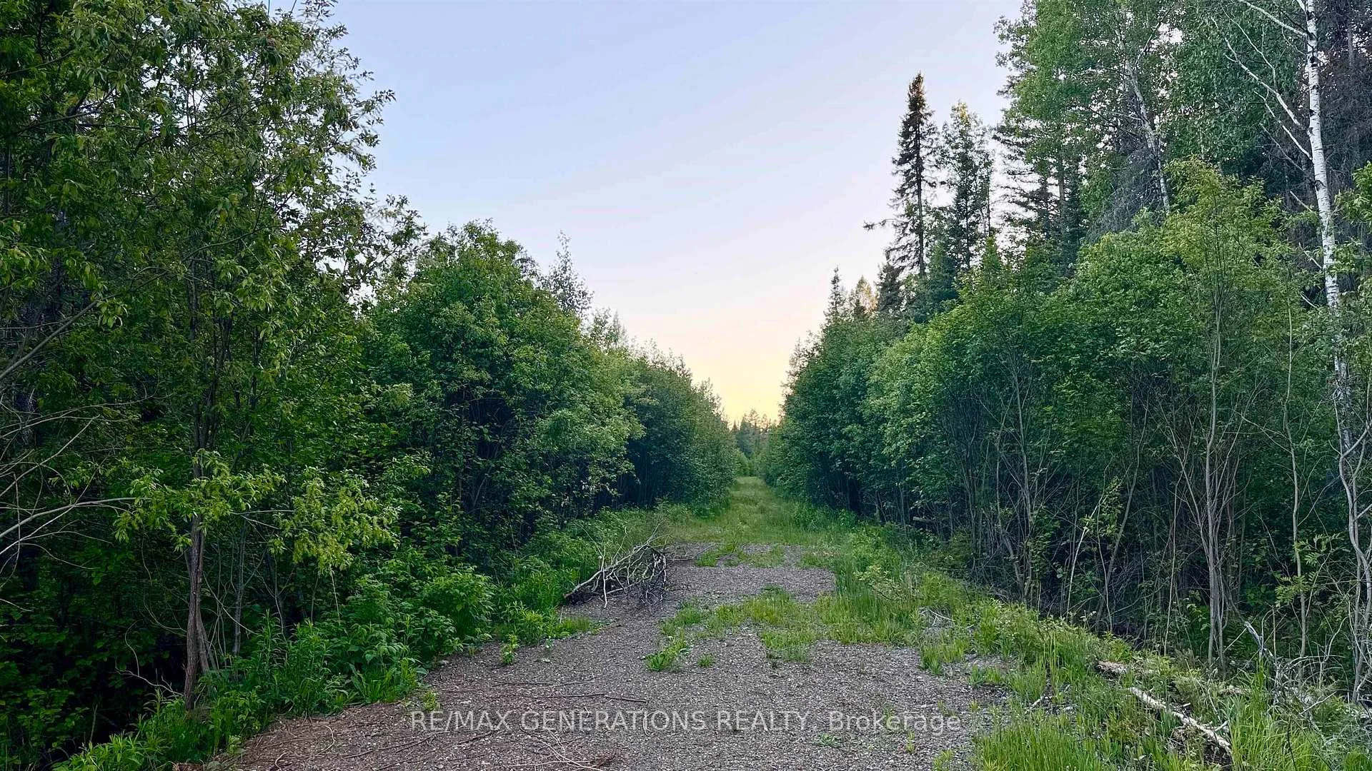 Photo 5 of 2999 Alice Avenue, Thunder Bay, McIntyre South — HOMEH