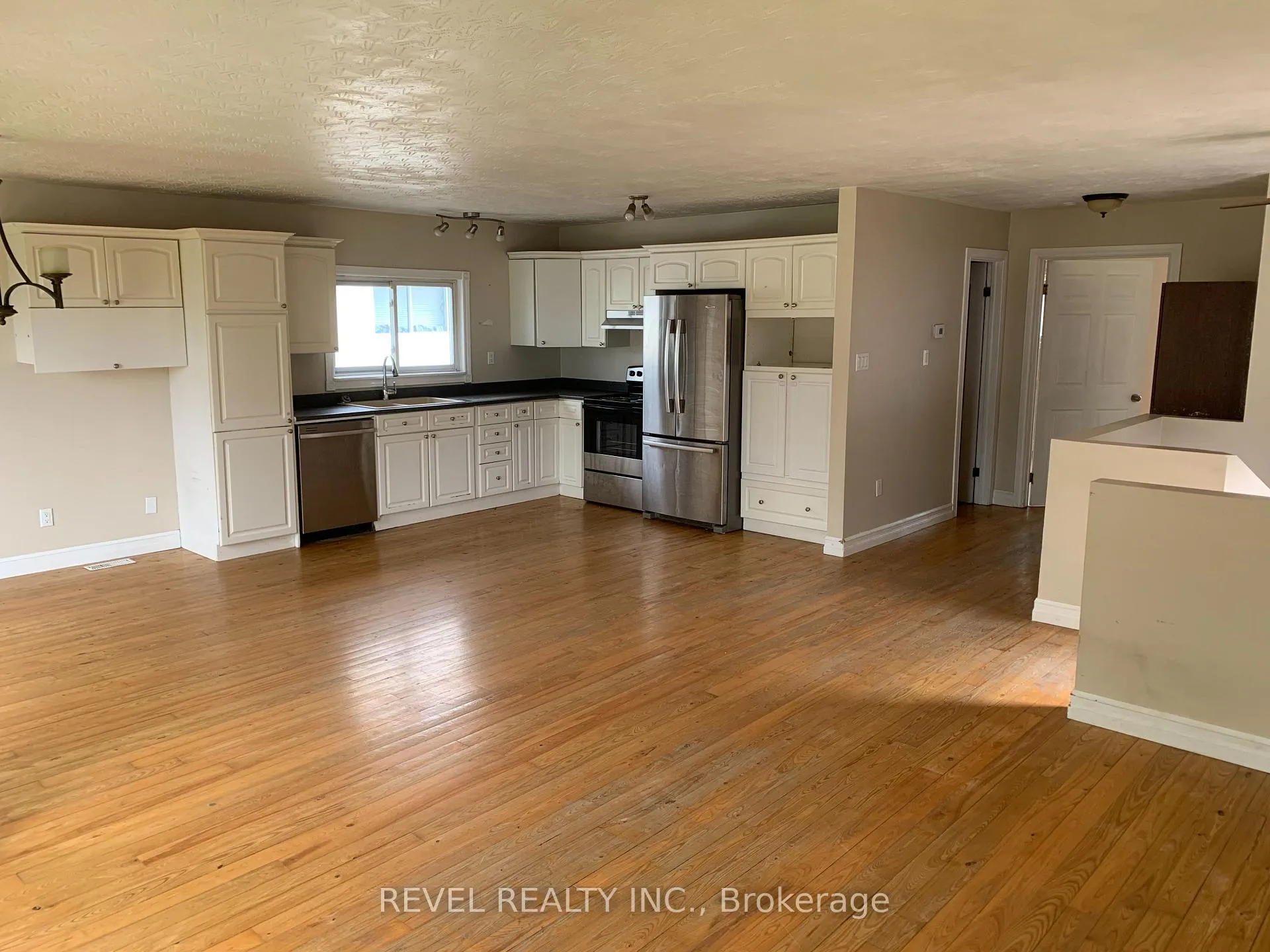 Photo 11 of 597 Spooner Drive, Timmins, TNW - Riverpark — HOMEH
