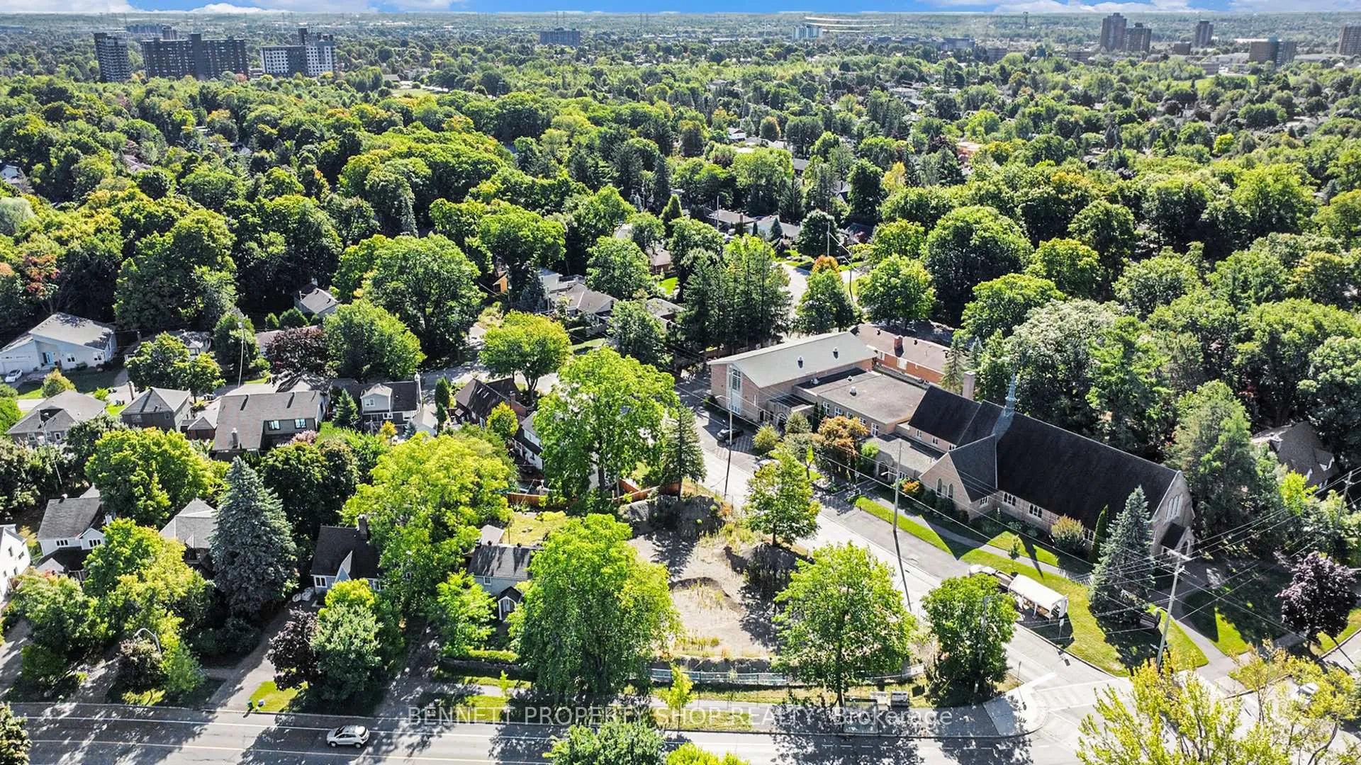 Photo 12 of 257 Cunningham Avenue, Ottawa, Alta Vista/Faircrest Heights — HOMEH