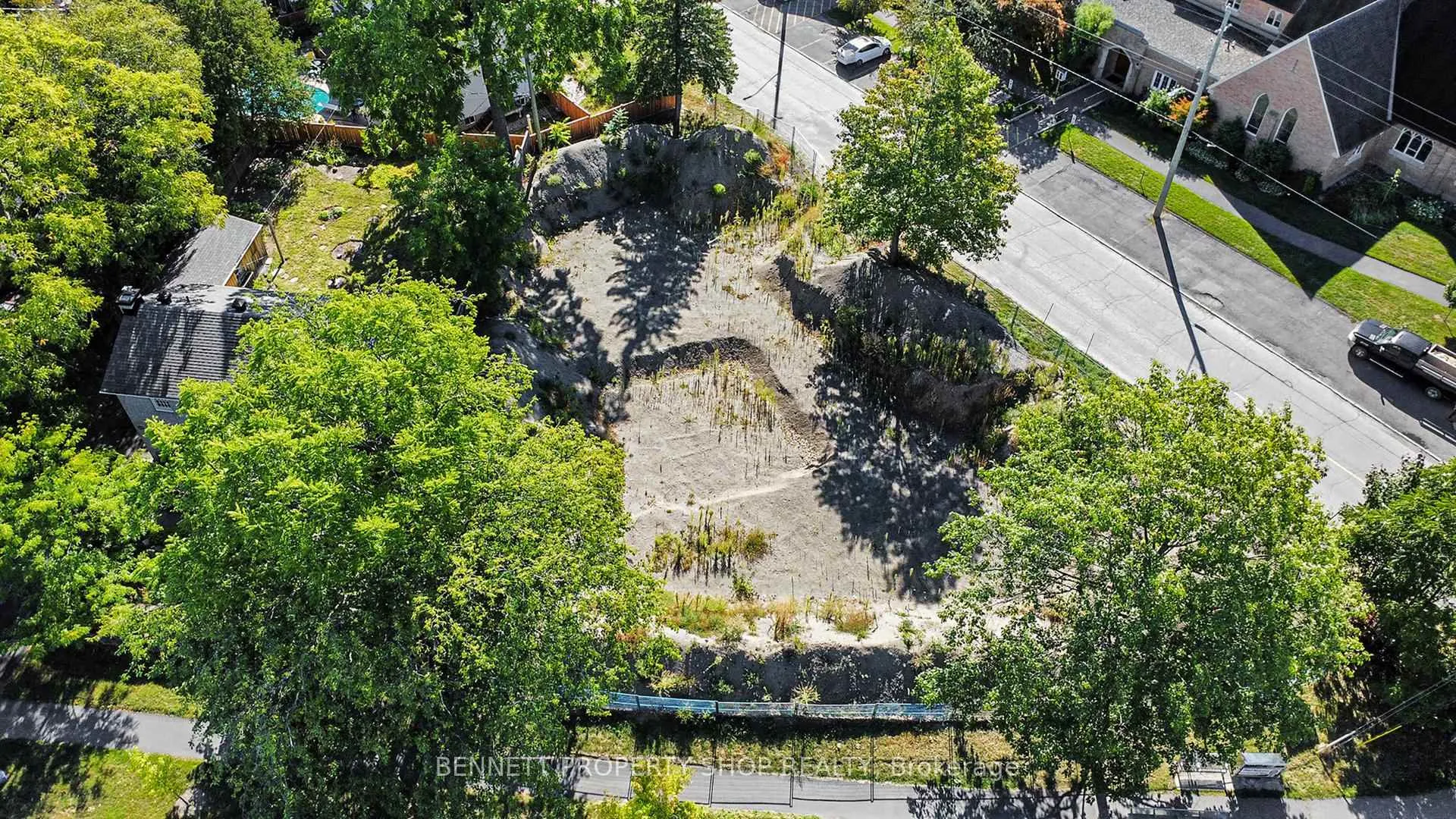 Photo 16 of 257 Cunningham Avenue, Ottawa, Alta Vista/Faircrest Heights — HOMEH