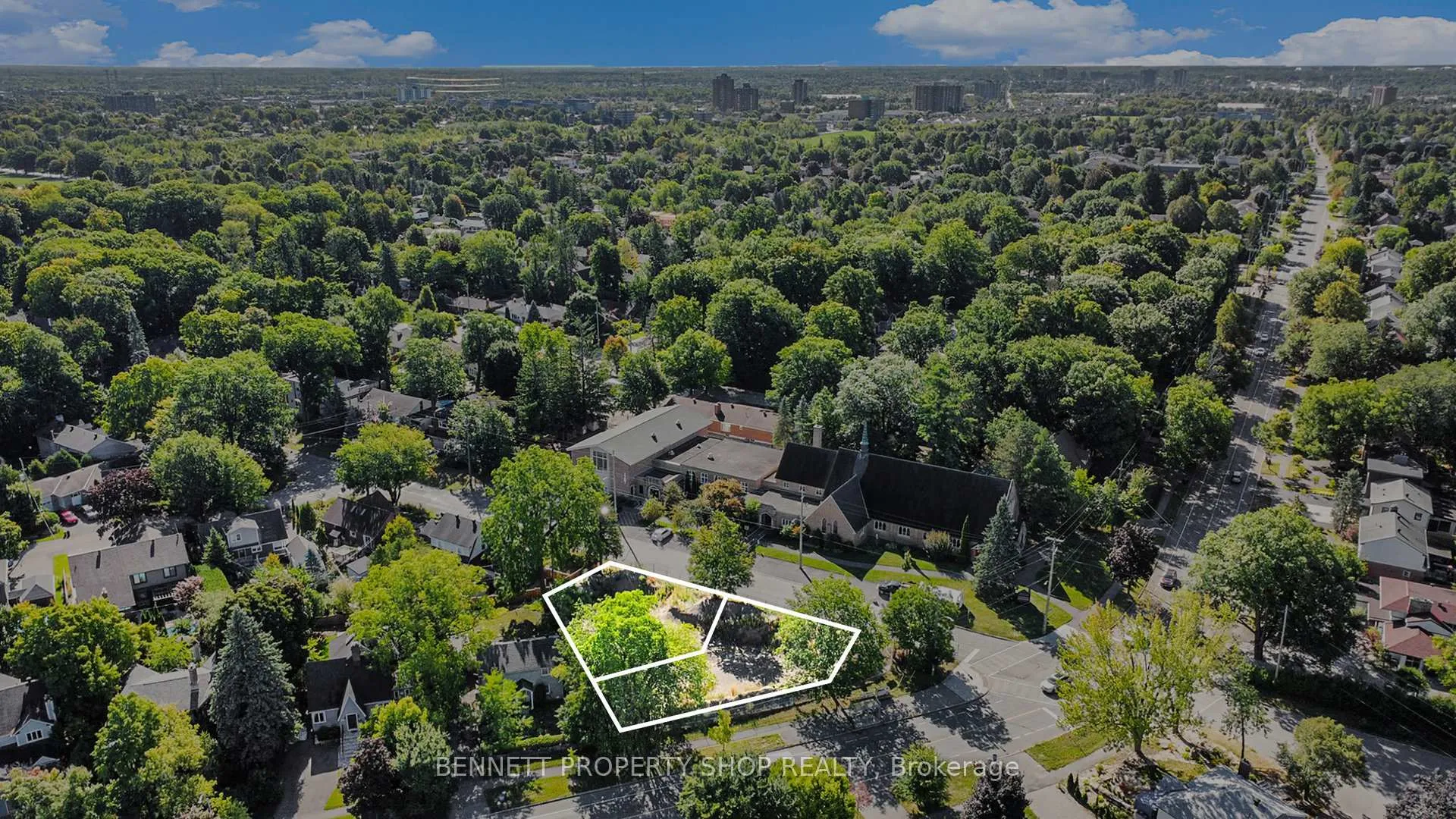 Photo 18 of 257 Cunningham Avenue, Ottawa, Alta Vista/Faircrest Heights — HOMEH