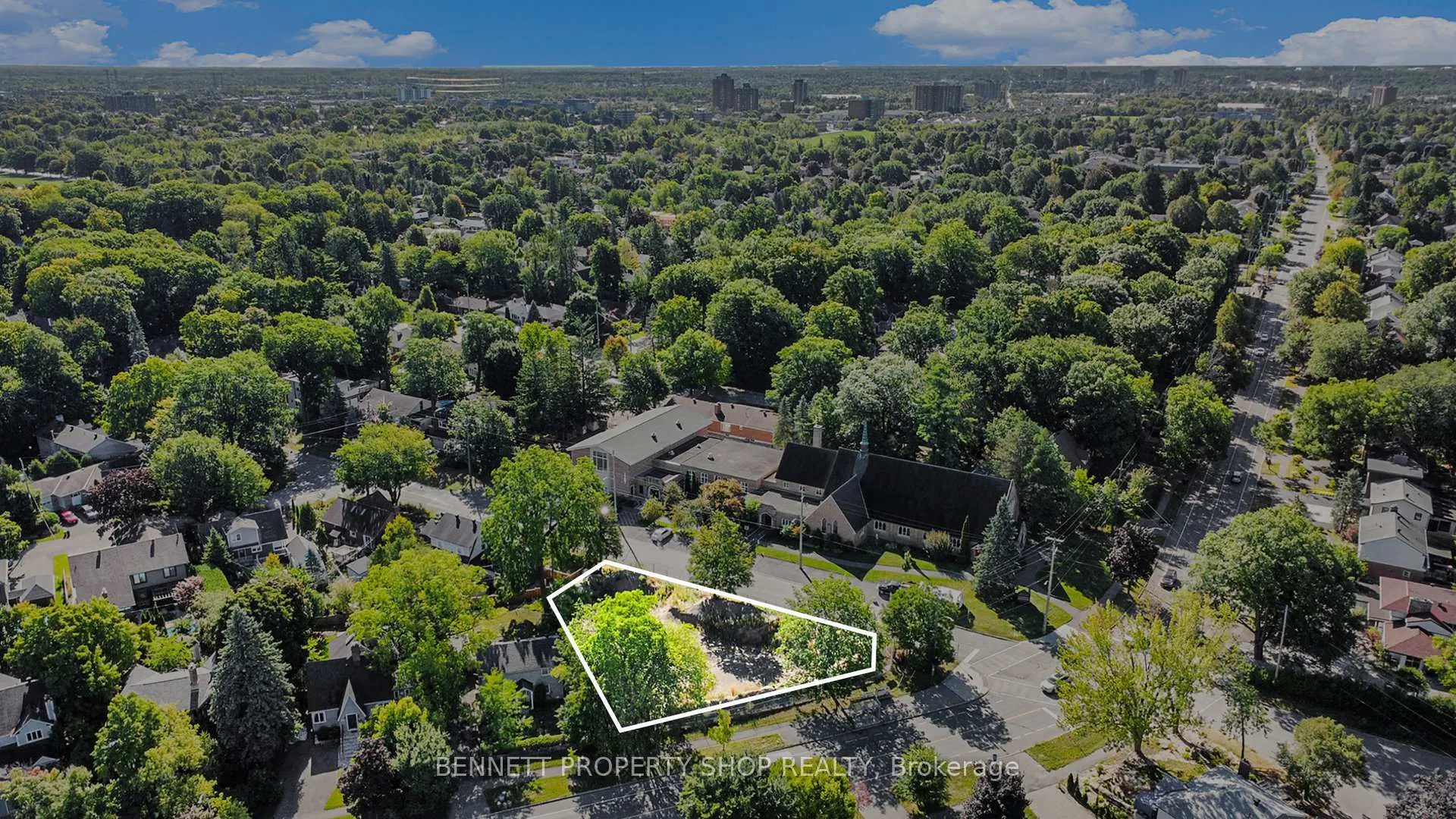 Photo 22 of 257 Cunningham Avenue, Ottawa, Alta Vista/Faircrest Heights — HOMEH