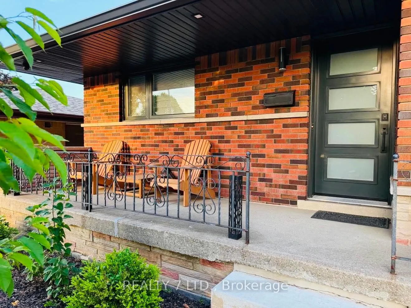 Photo 2 of 139 Sunrise Drive, Hamilton, Greenford — HOMEH