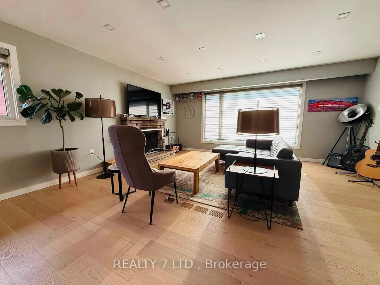 Photo 8 of 139 Sunrise Drive, Hamilton, Greenford — HOMEH