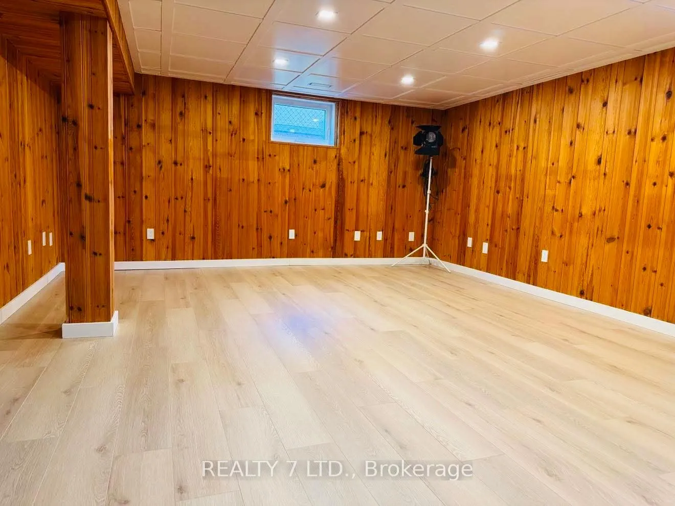 Photo 13 of 139 Sunrise Drive, Hamilton, Greenford — HOMEH