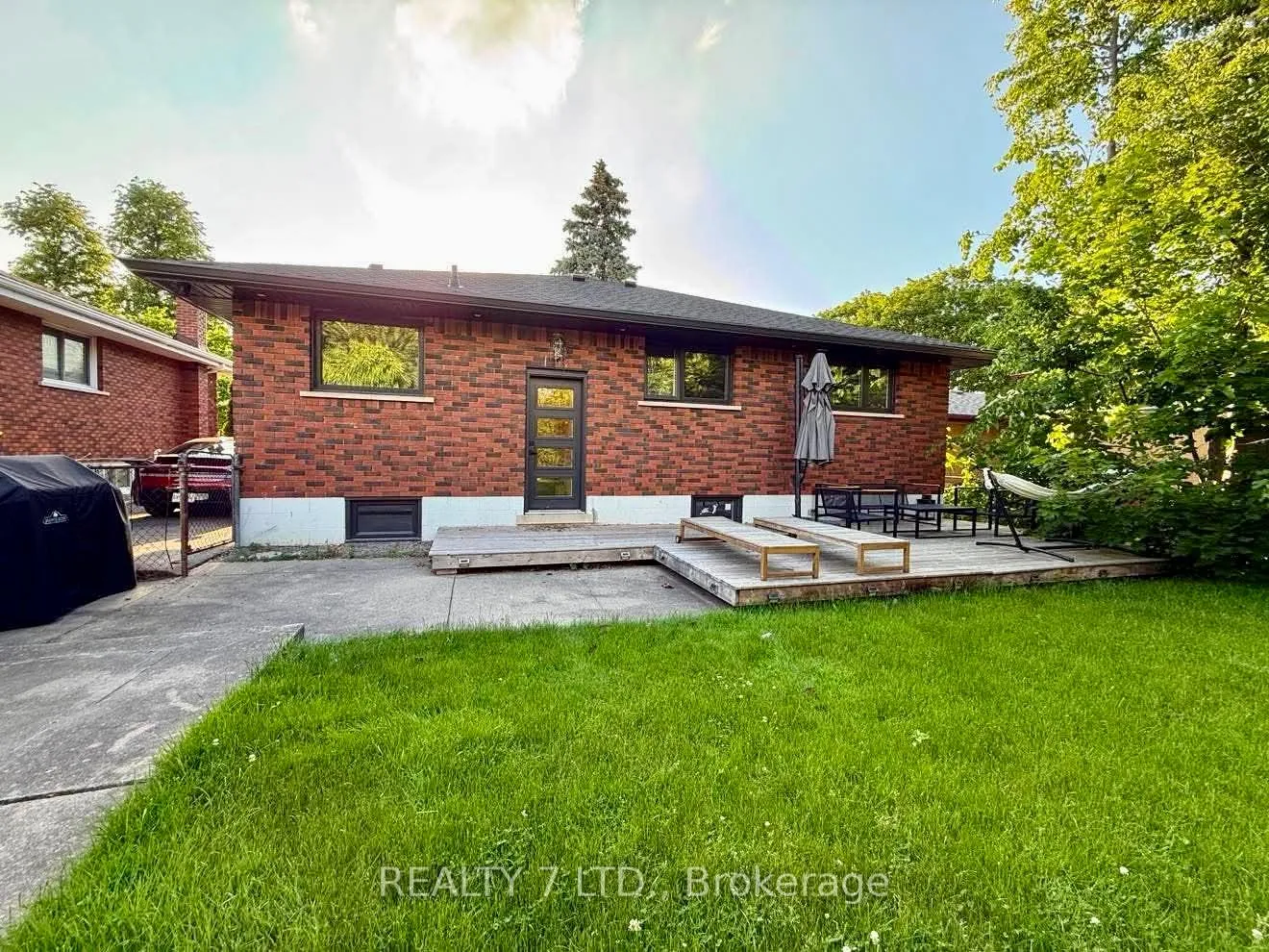 Photo 15 of 139 Sunrise Drive, Hamilton, Greenford — HOMEH