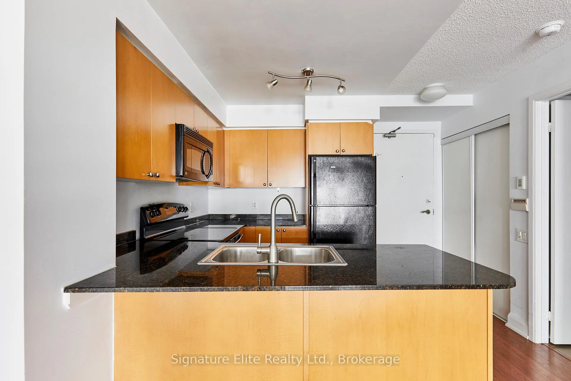 Photo 6 of Unit 3209, 2191 Yonge Street, Toronto, Mount Pleasant West — HOMEH