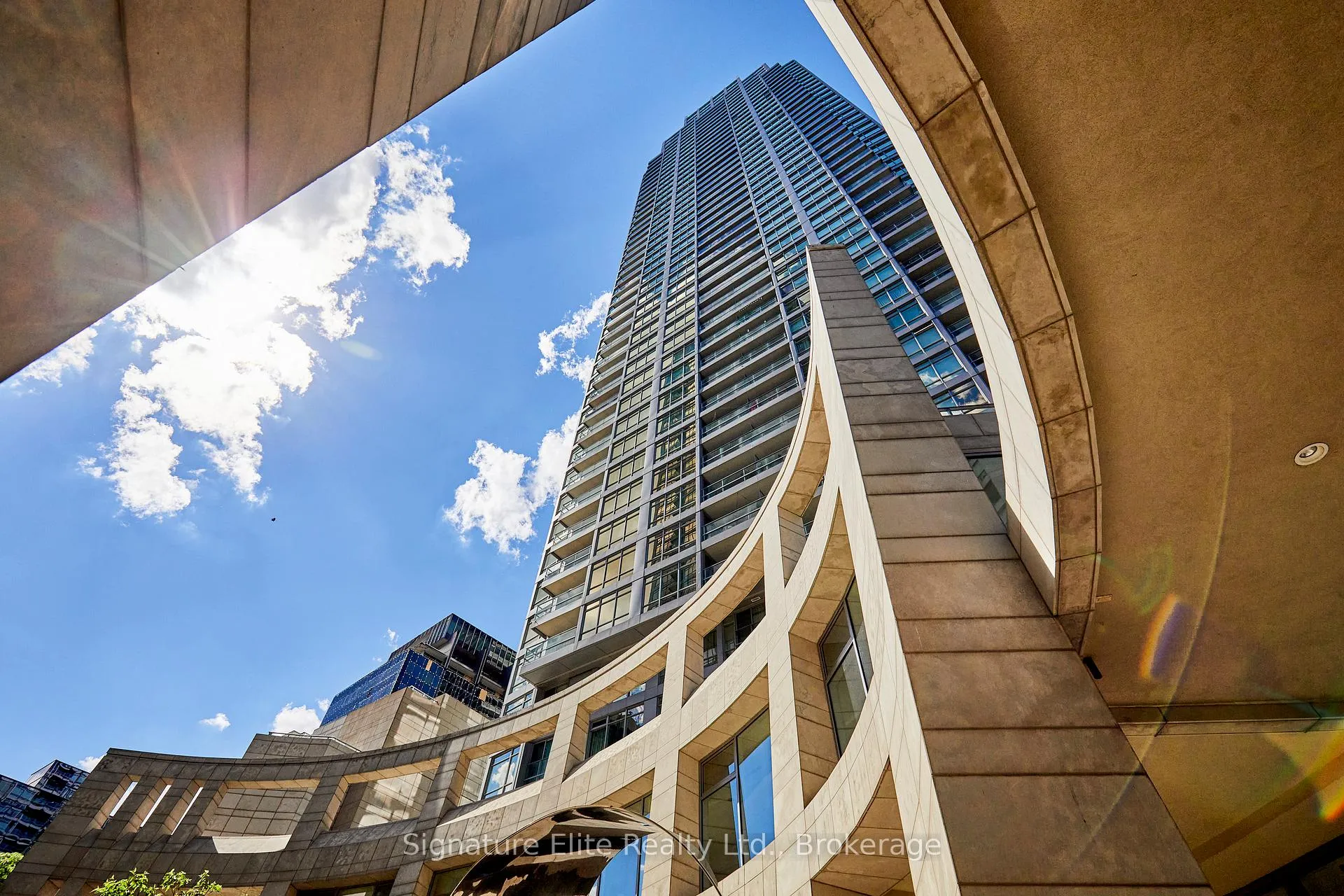 Photo 32 of Unit 3209, 2191 Yonge Street, Toronto, Mount Pleasant West — HOMEH