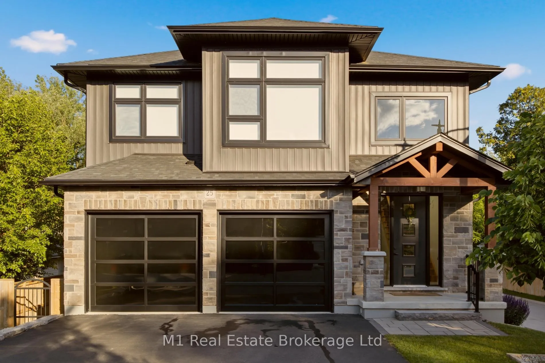 Photo 1 of 25 Creekside Terrace, Centre Wellington, Fergus — HOMEH