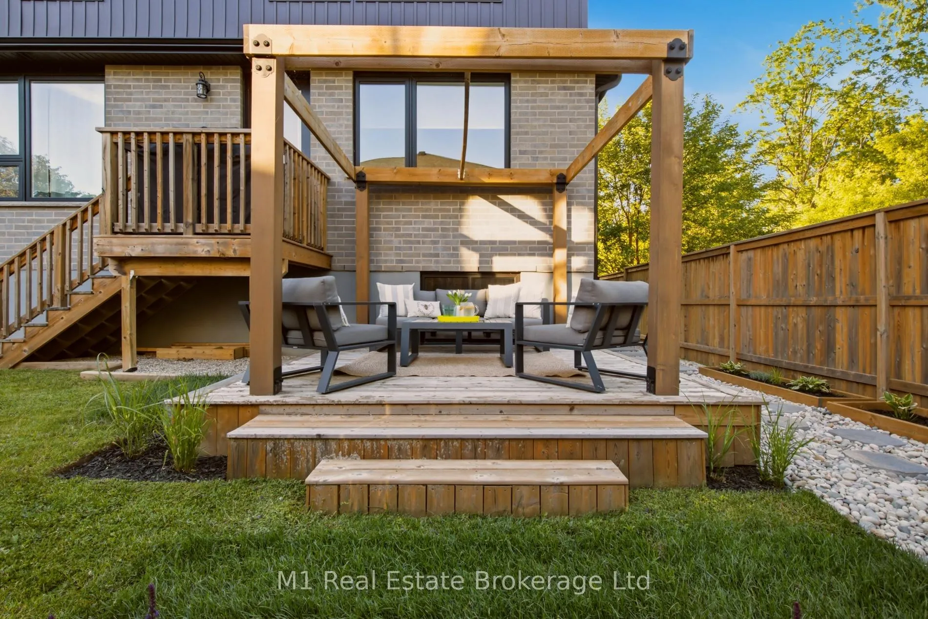 Photo 34 of 25 Creekside Terrace, Centre Wellington, Fergus — HOMEH