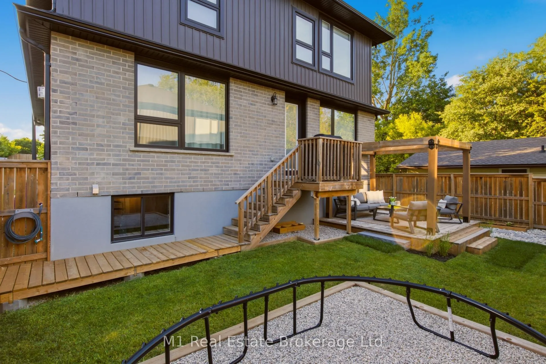 Photo 36 of 25 Creekside Terrace, Centre Wellington, Fergus — HOMEH