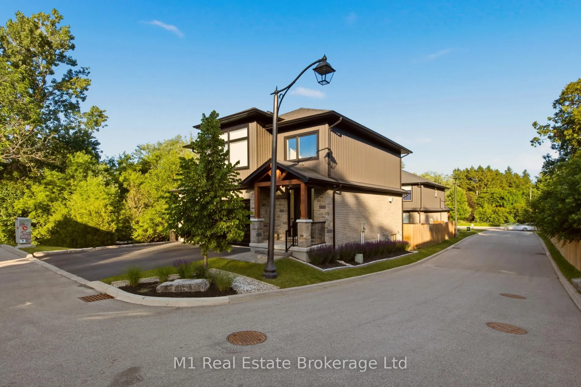 Photo 37 of 25 Creekside Terrace, Centre Wellington, Fergus — HOMEH