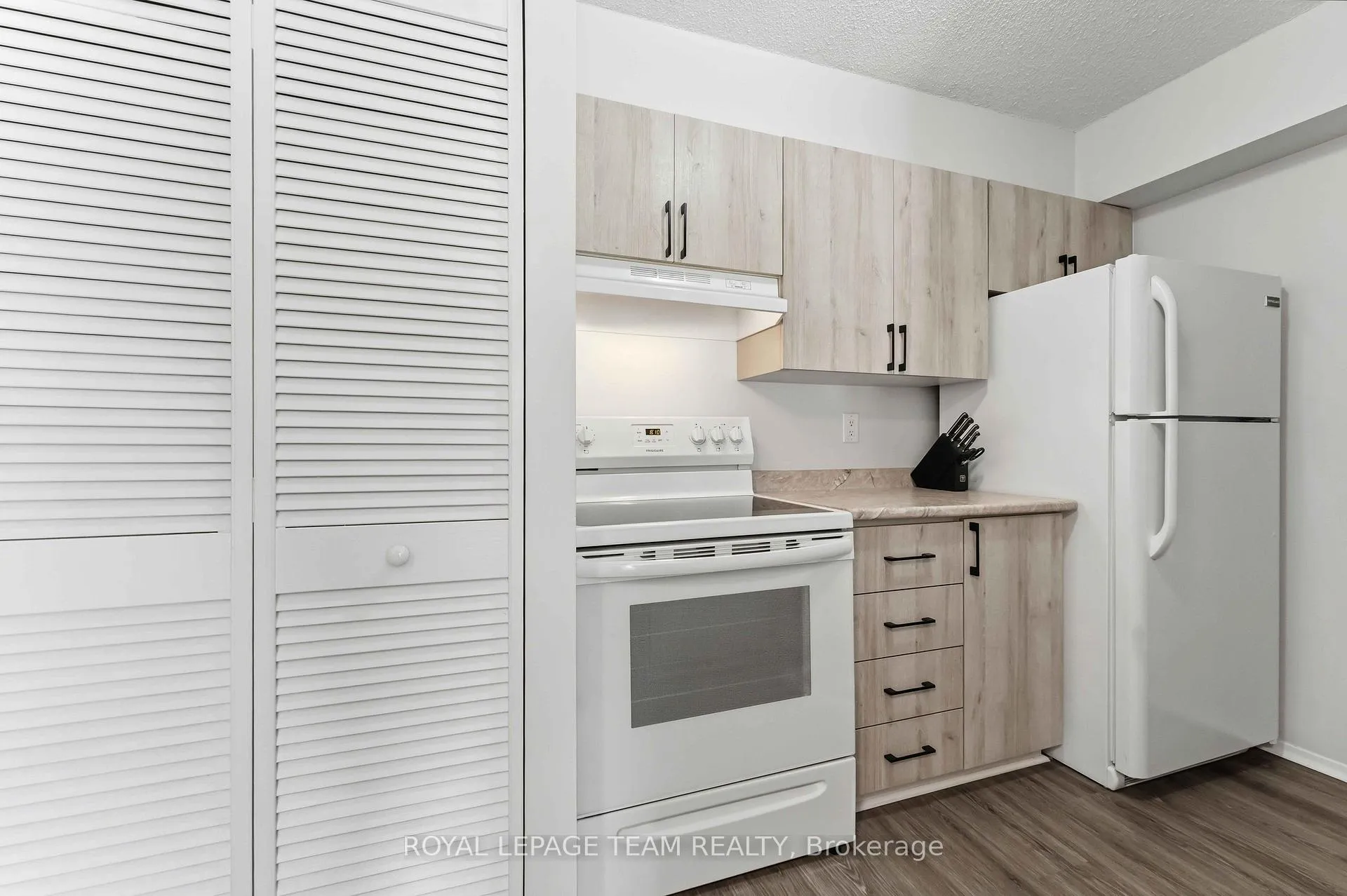 Photo 8 of Unit 203, 110 Forward Avenue, Ottawa, Mechanicsville — HOMEH