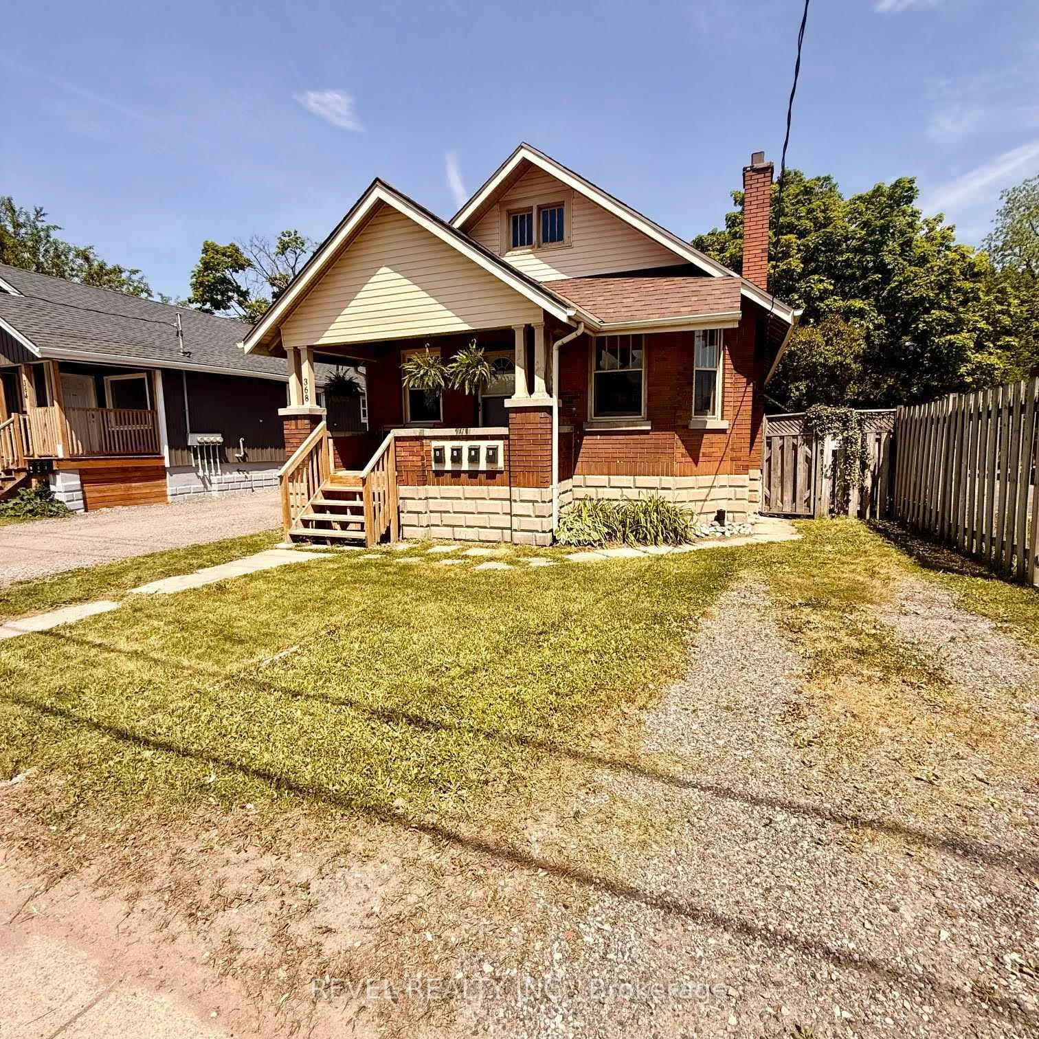 Photo 1 of 368 Wharncliffe Road S, London, South F — HOMEH