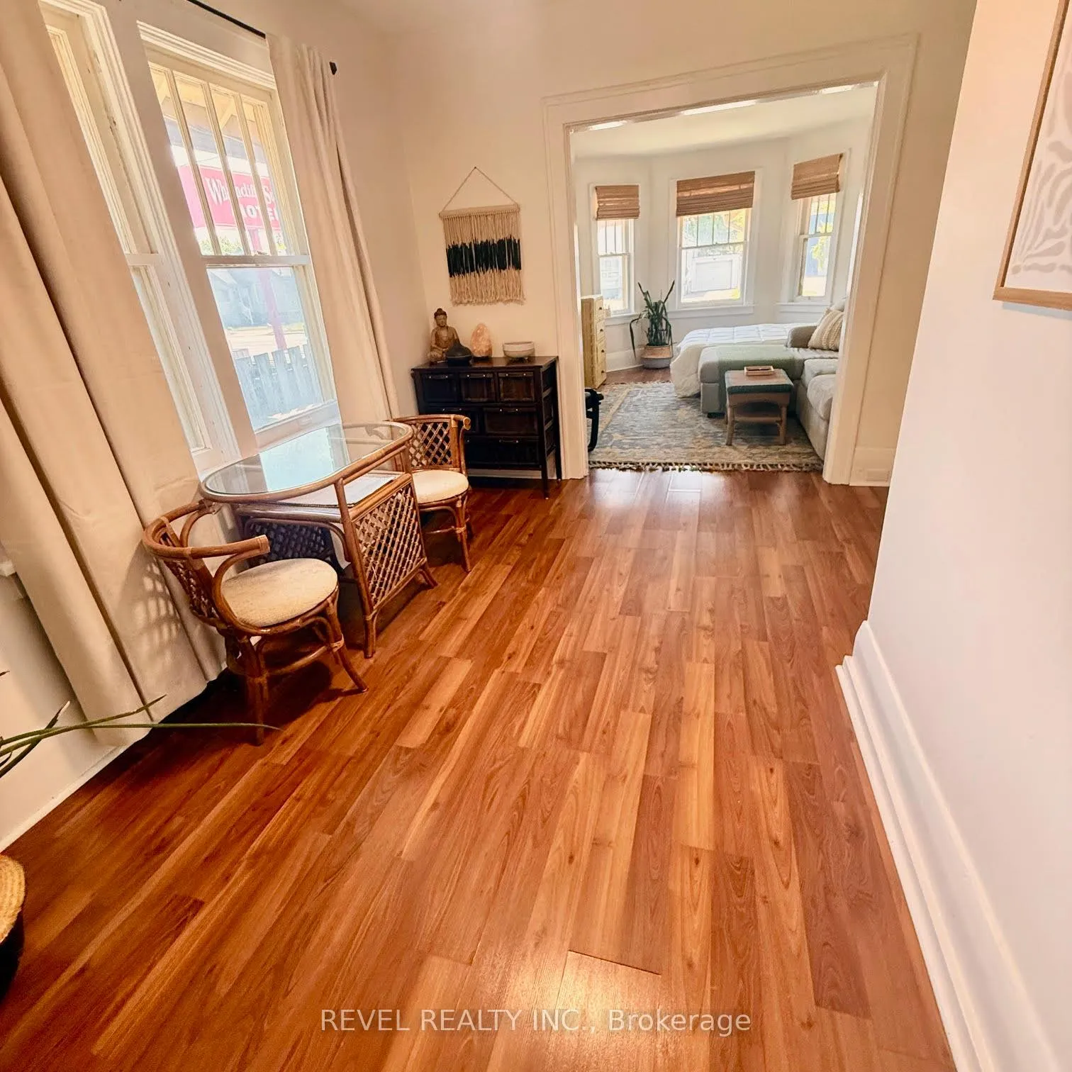 Photo 6 of 368 Wharncliffe Road S, London, South F — HOMEH