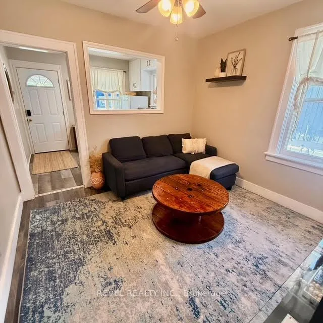 Photo 11 of 368 Wharncliffe Road S, London, South F — HOMEH