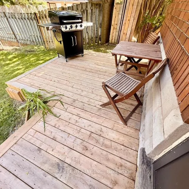 Photo 16 of 368 Wharncliffe Road S, London, South F — HOMEH