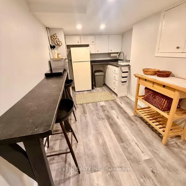 Photo 17 of 368 Wharncliffe Road S, London, South F — HOMEH