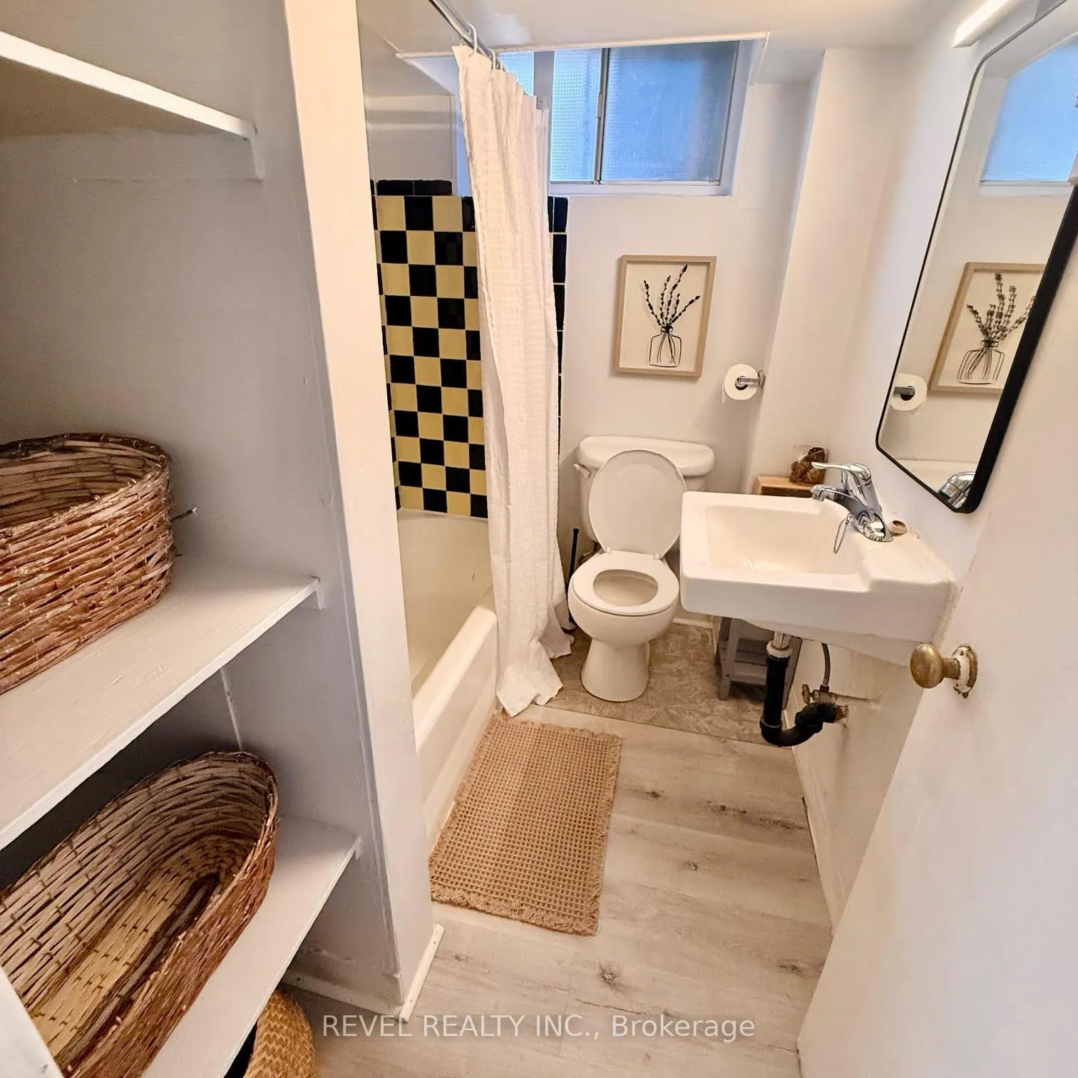 Photo 23 of 368 Wharncliffe Road S, London, South F — HOMEH