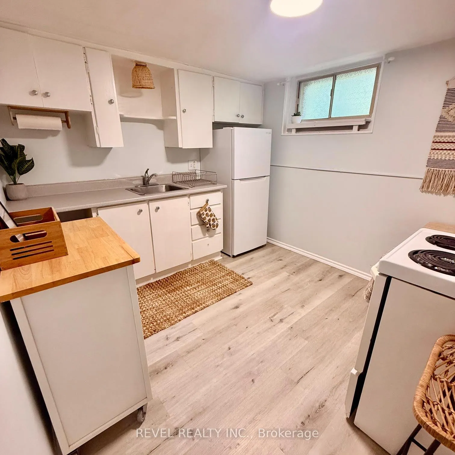 Photo 24 of 368 Wharncliffe Road S, London, South F — HOMEH