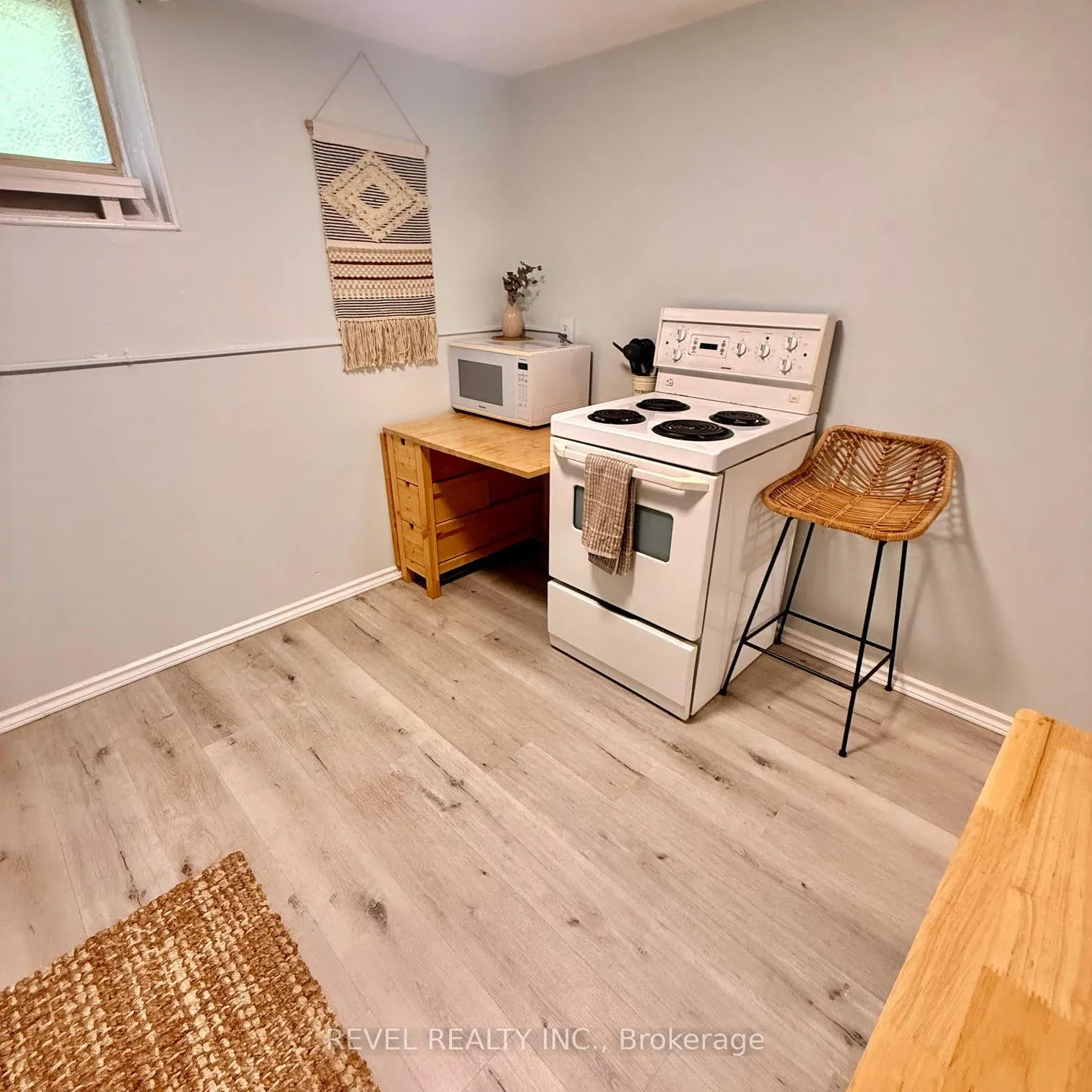 Photo 25 of 368 Wharncliffe Road S, London, South F — HOMEH