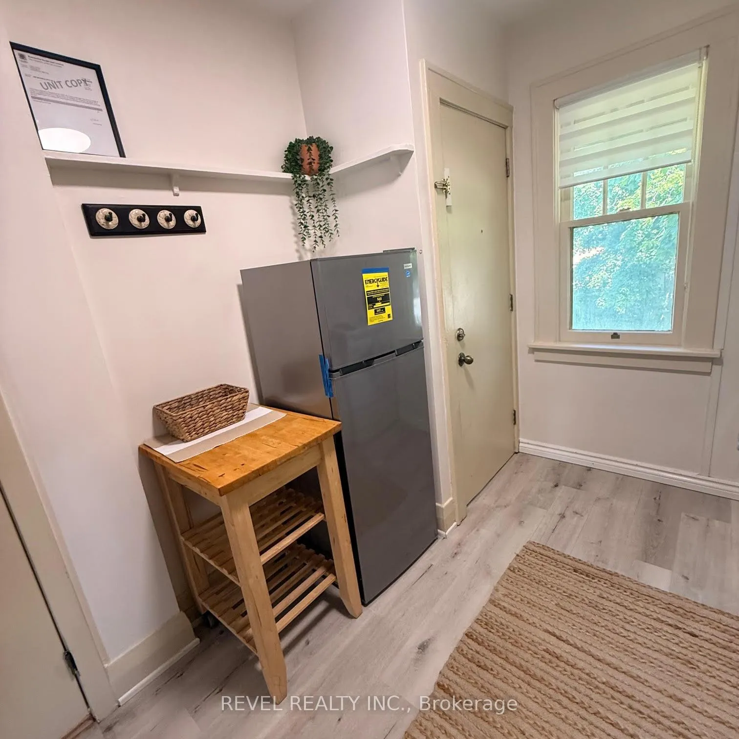 Photo 26 of 368 Wharncliffe Road S, London, South F — HOMEH