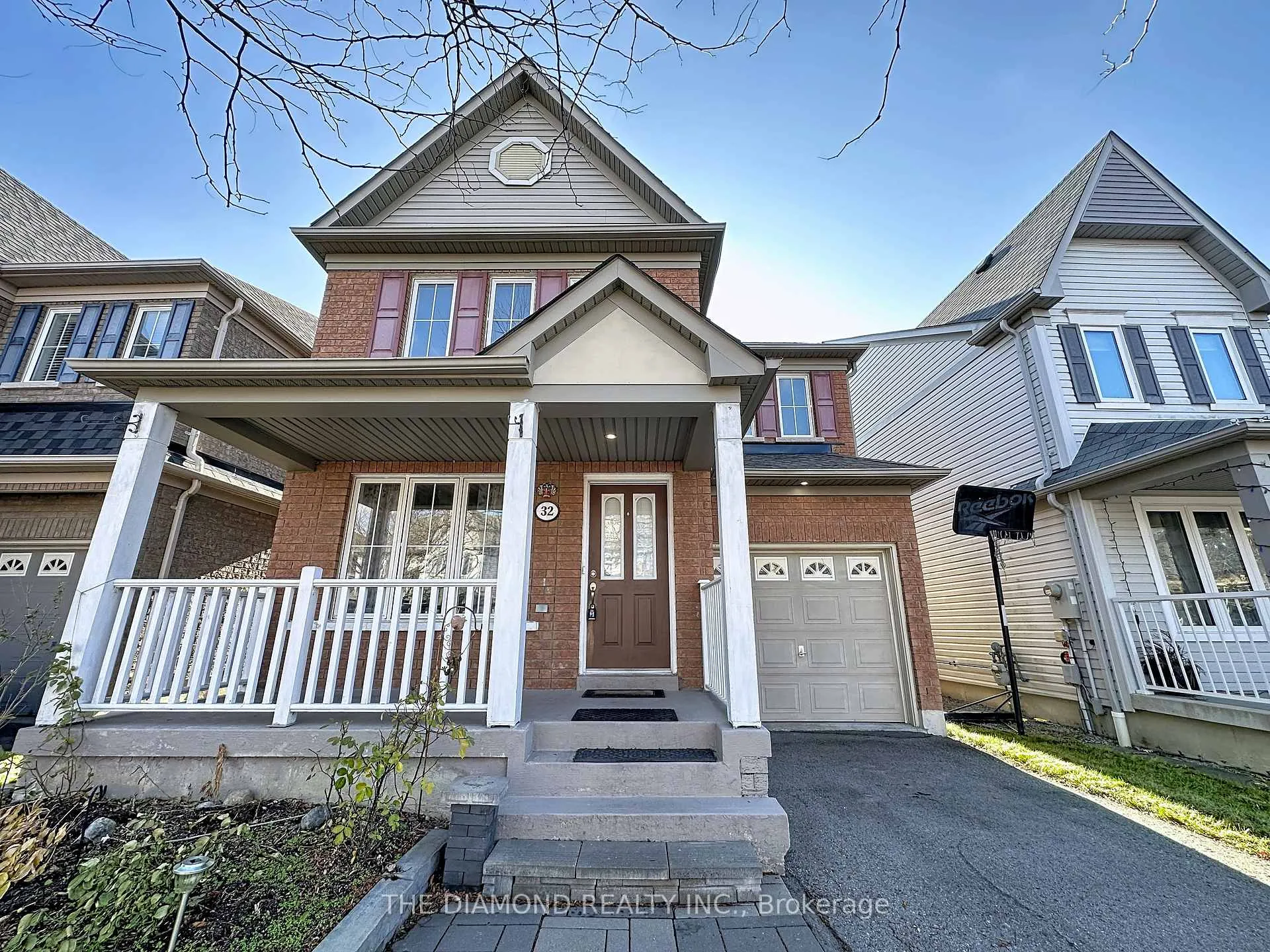 Photo 3 of 32 Marriner Crescent, Ajax, Northeast Ajax — HOMEH