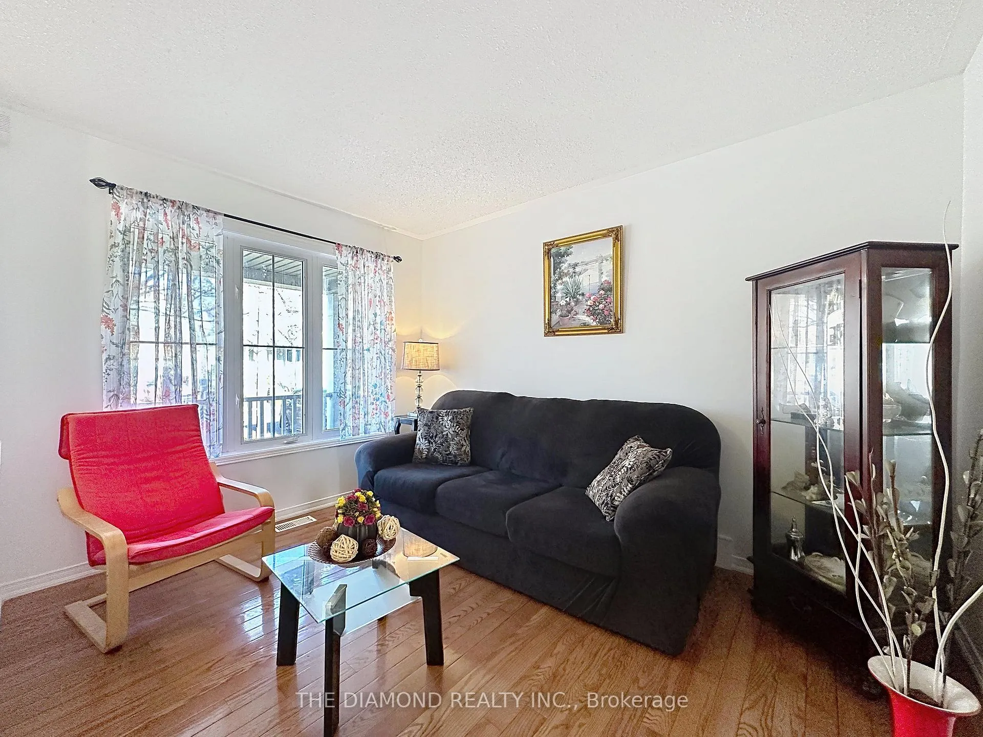 Photo 6 of 32 Marriner Crescent, Ajax, Northeast Ajax — HOMEH