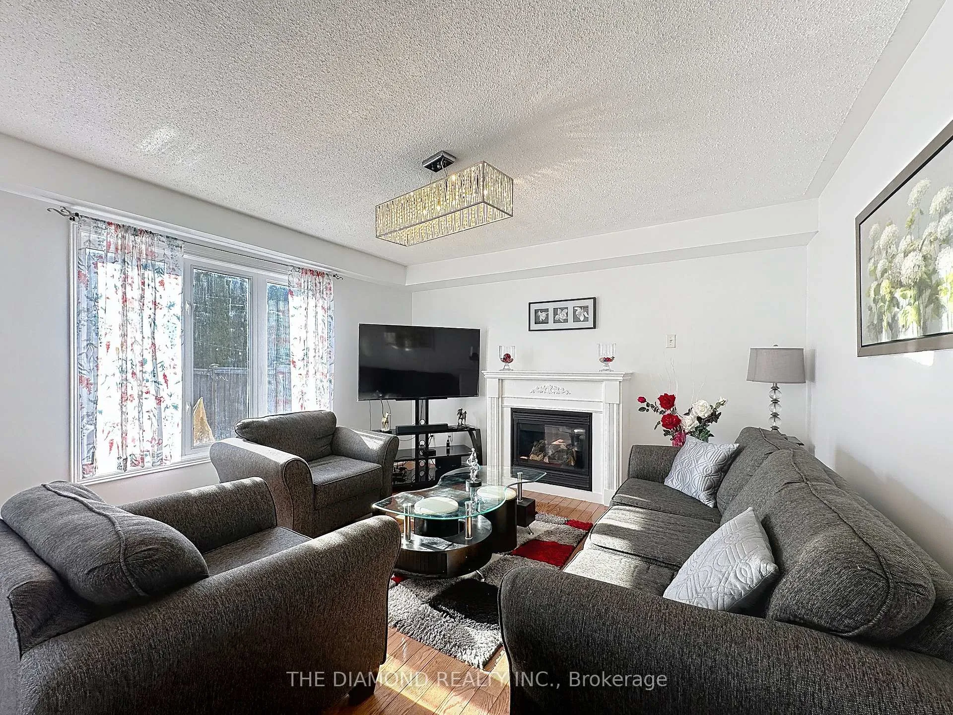 Photo 10 of 32 Marriner Crescent, Ajax, Northeast Ajax — HOMEH