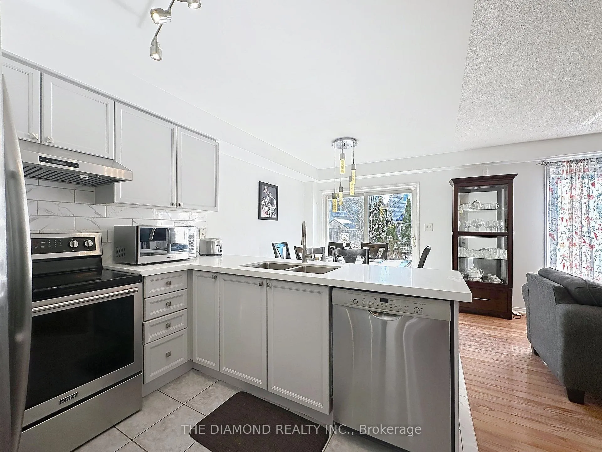 Photo 15 of 32 Marriner Crescent, Ajax, Northeast Ajax — HOMEH