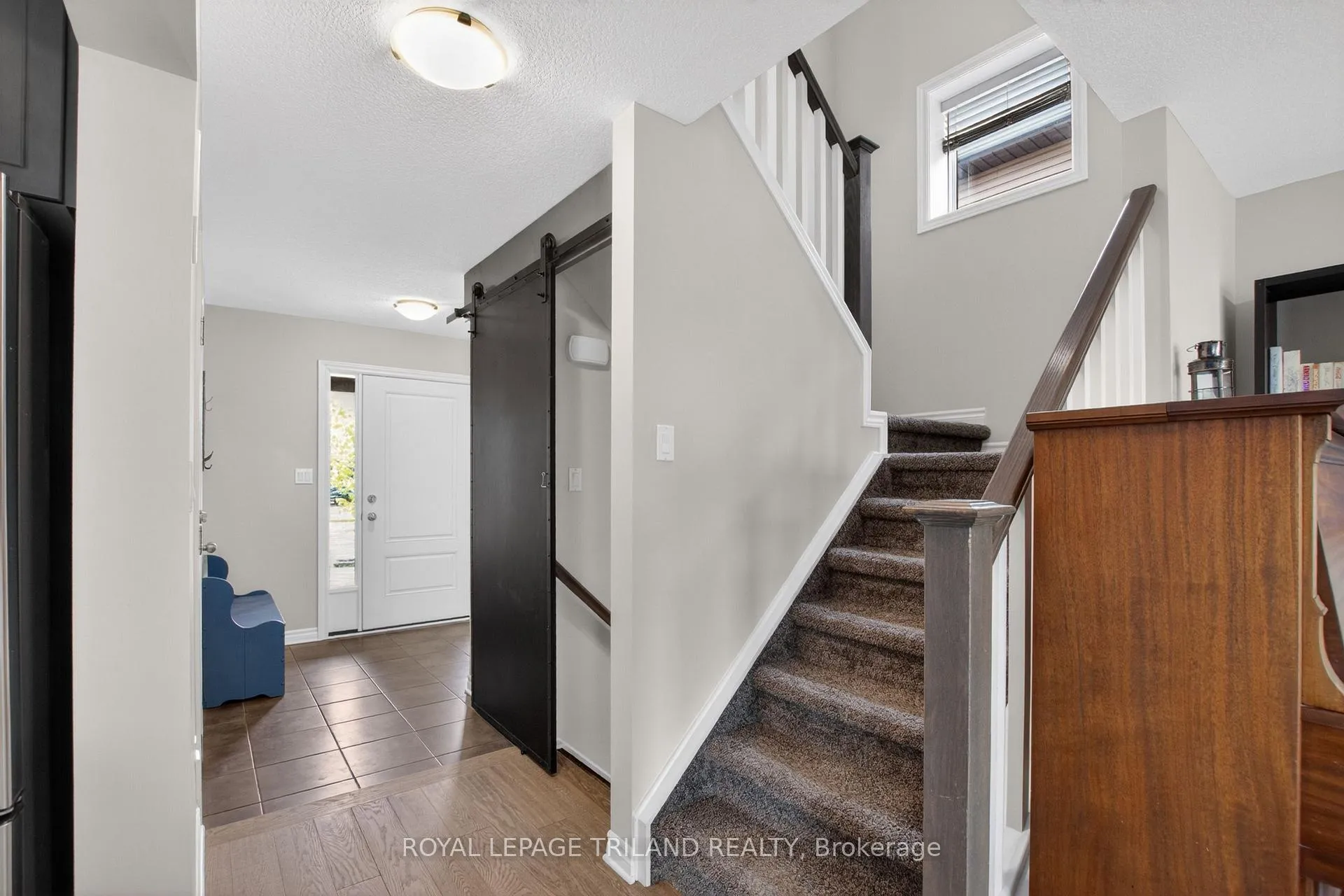 Photo 5 of 17 Bridle Path, St. Thomas — HOMEH