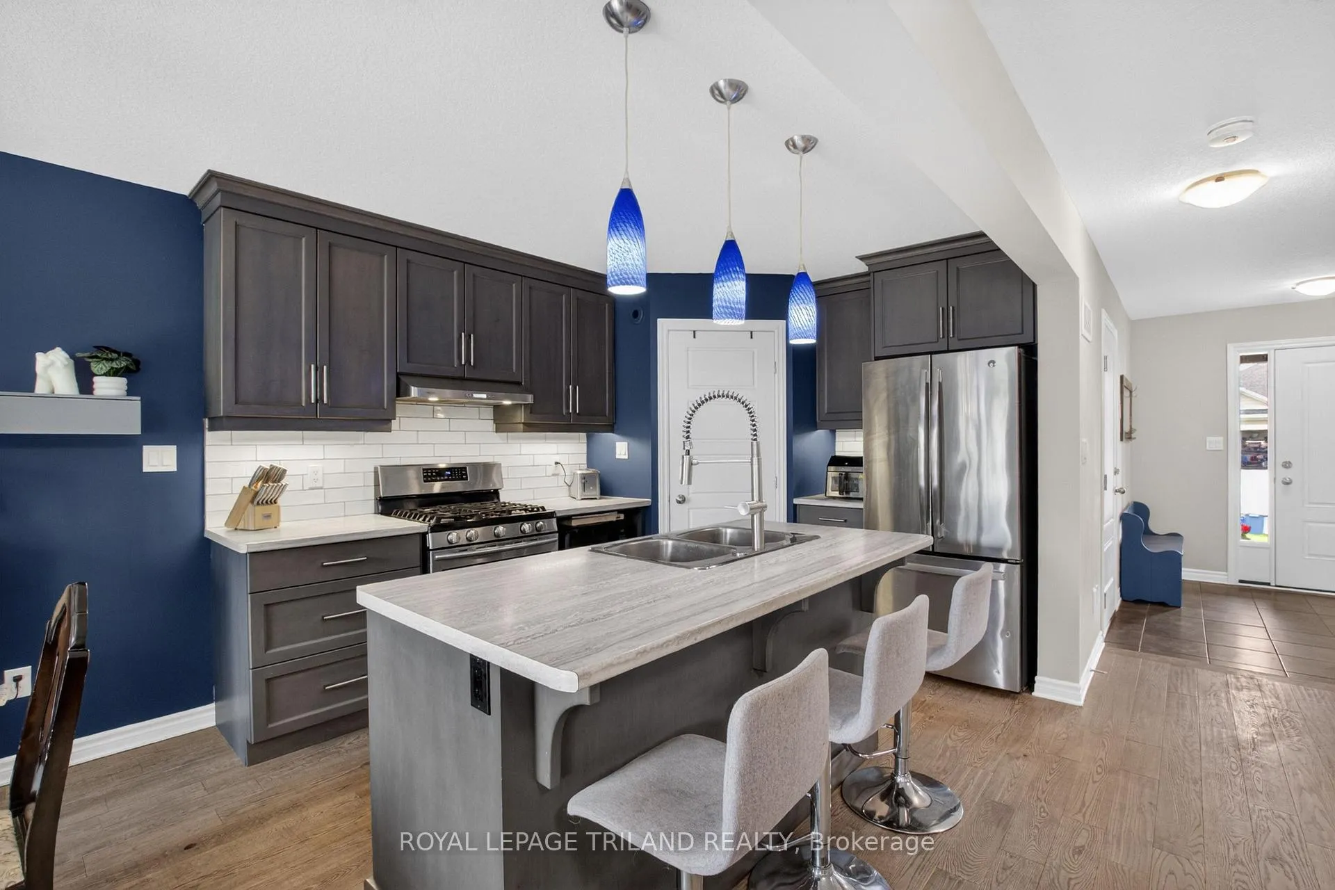 Photo 11 of 17 Bridle Path, St. Thomas — HOMEH