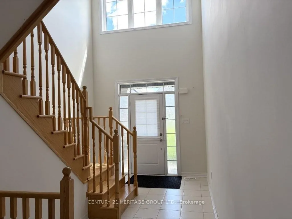 Photo 3 of 1449 Farrow Crescent, Innisfil, Alcona — HOMEH